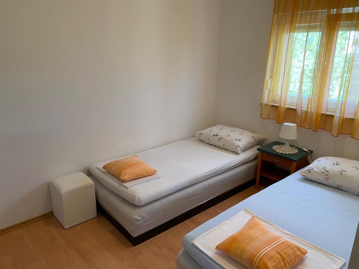 Apartman Olic Ražanac Exteriör bild