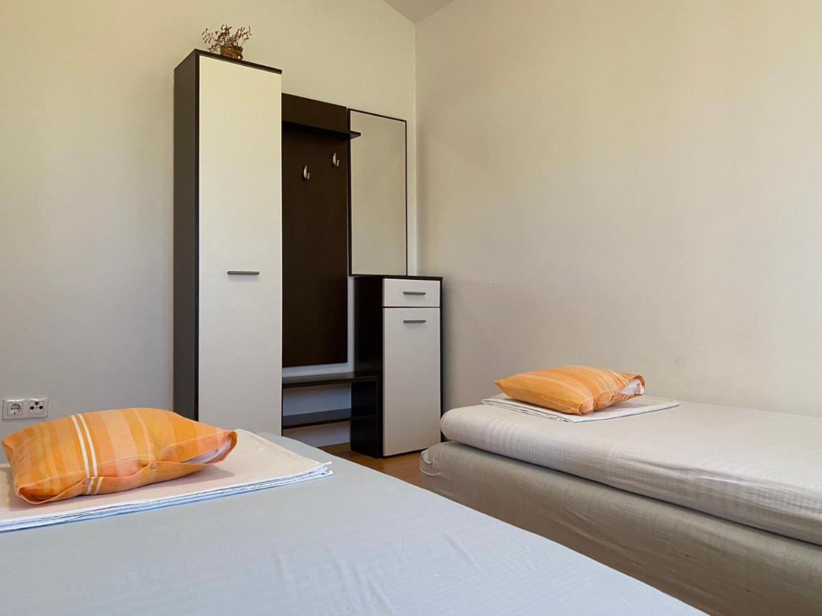 Apartman Olic Ražanac Exteriör bild